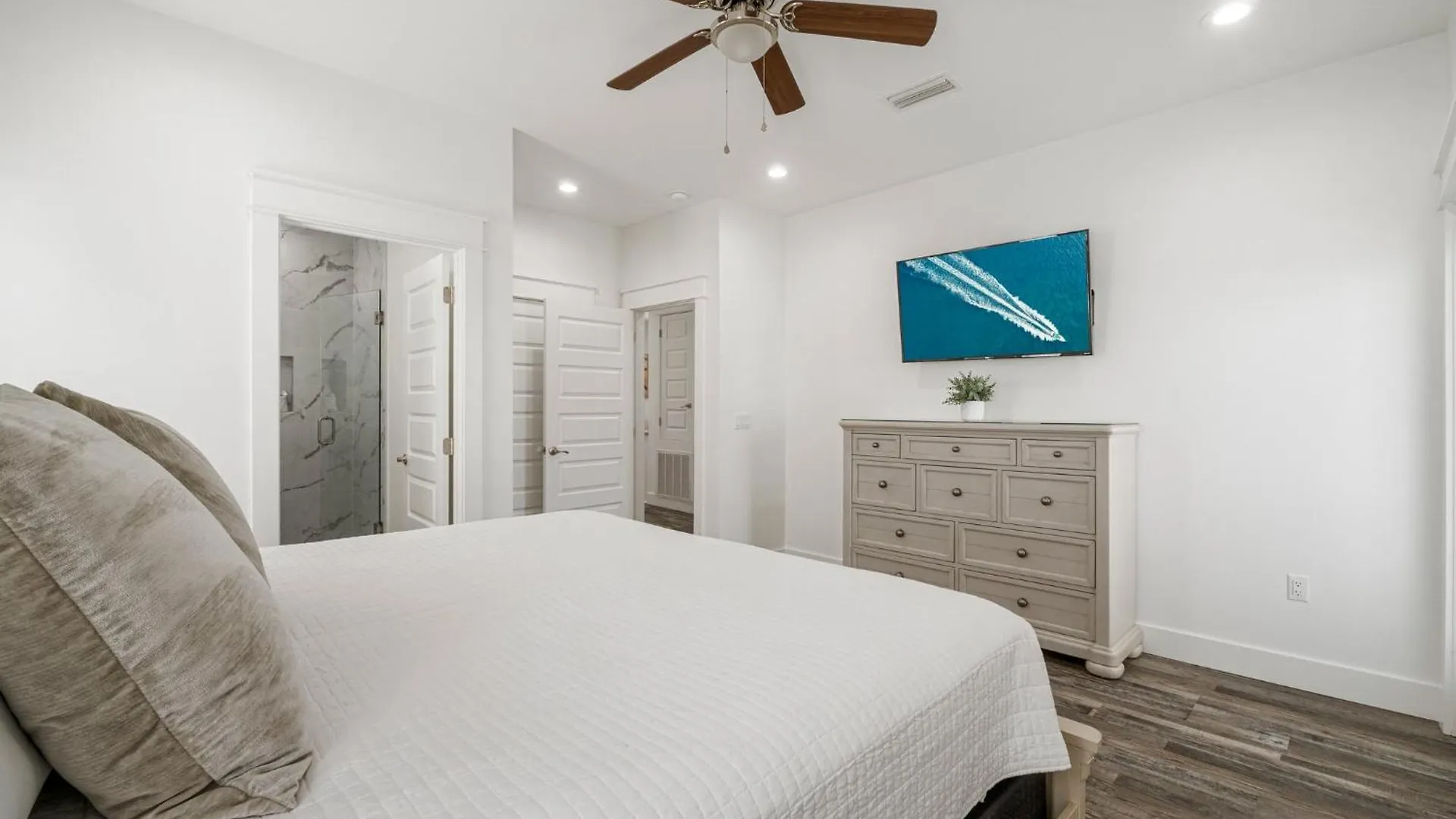 Get Your Sun With Jetted Pool And Game Room Destin Holiday home