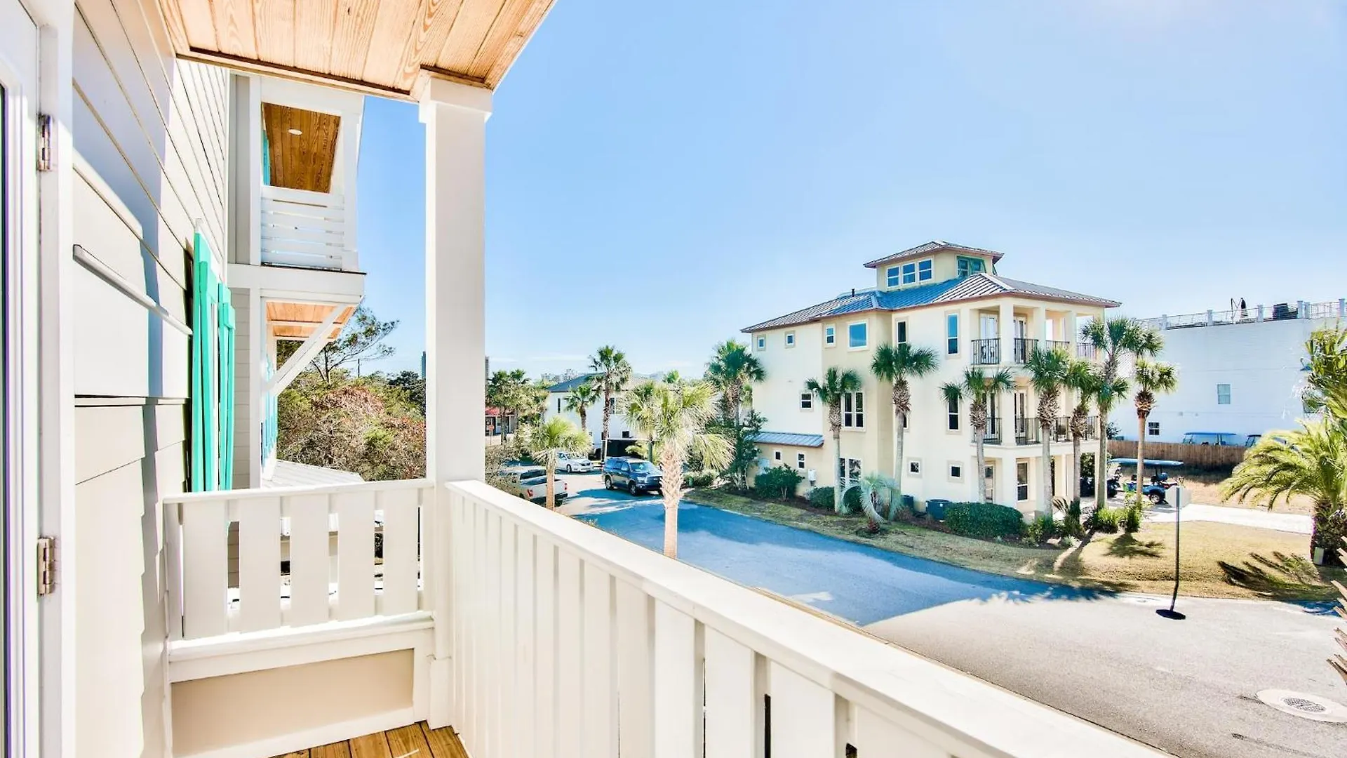 Get Your Sun With Jetted Pool And Game Room Destin
